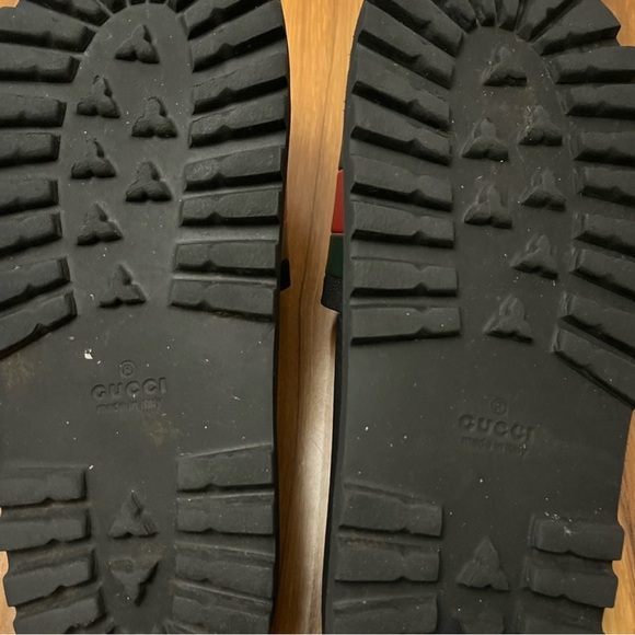 Gucci Black and Red Slip-On Loafers with Bold Stripes - Picture 10 of 14